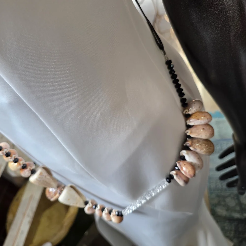 ✨Vintage Cowrie Shell, Crystals, Acrylic Spirals Statement Necklace W/ Leather✨️ - Picture 4 of 15
